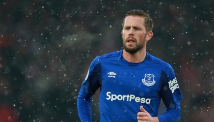 开云官方网页登录-逆境中的“铁血硬汉”：坚不可摧的防线故事，铁血硬汉形象