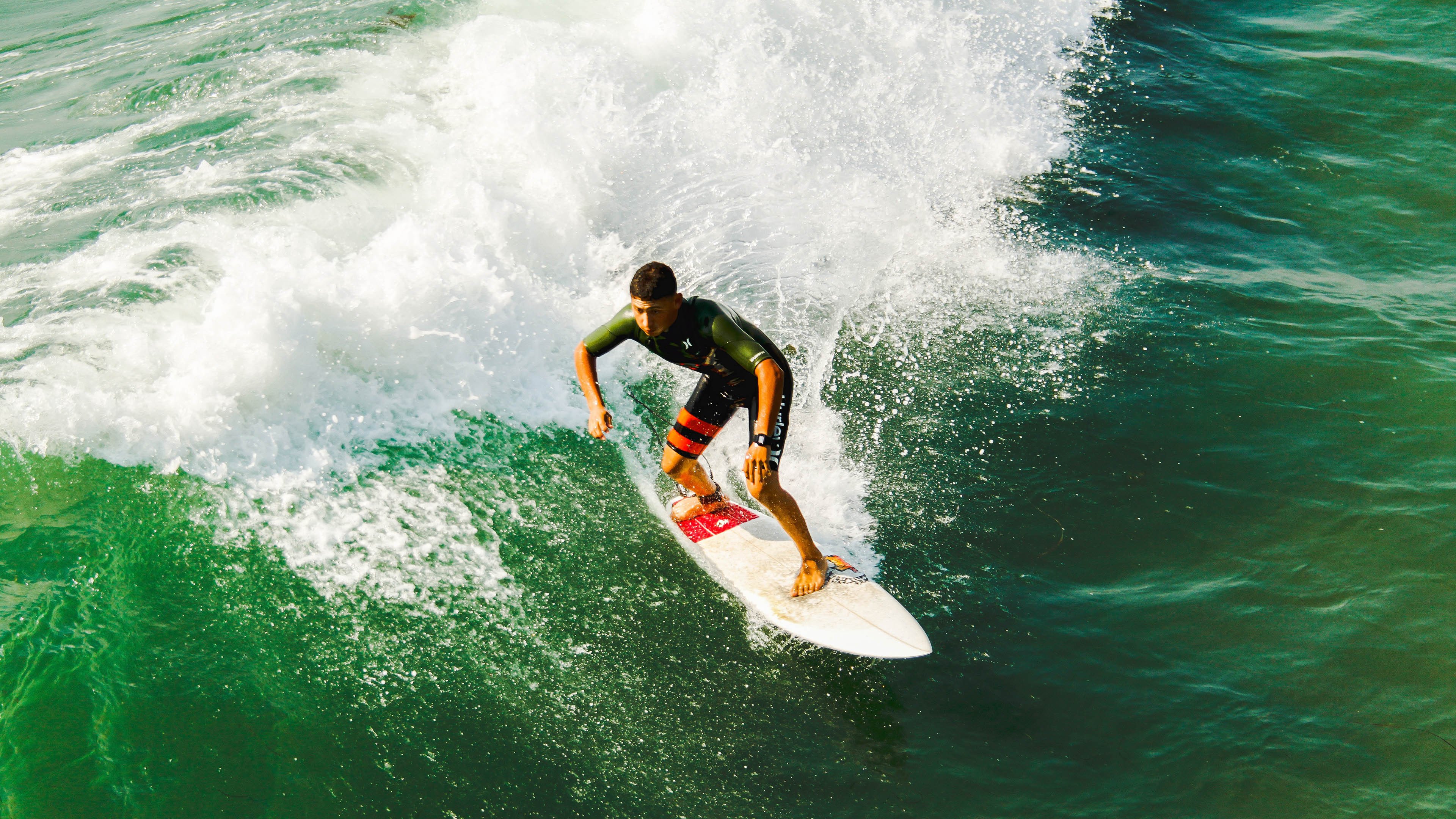 “青训教练员国产化，培育本土专业教练队伍”，青训球员的定义